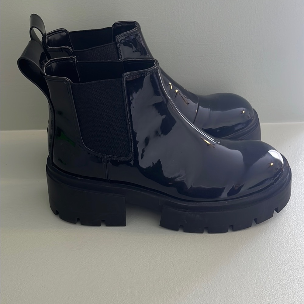 Women's Black Chunky Chelsea Boots